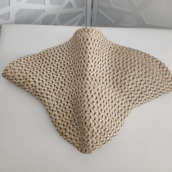 GREAT Straw Hat Large Brim, Folds up Perfectly for Travel - Picture 4 of 6